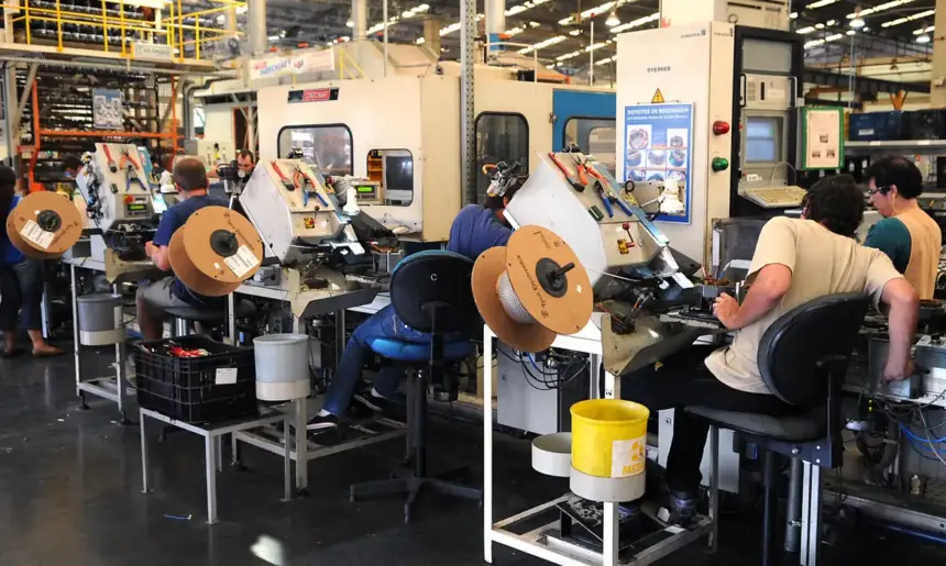 Crescimento da atividade industrial em janeiro não reverte perdas de 2025