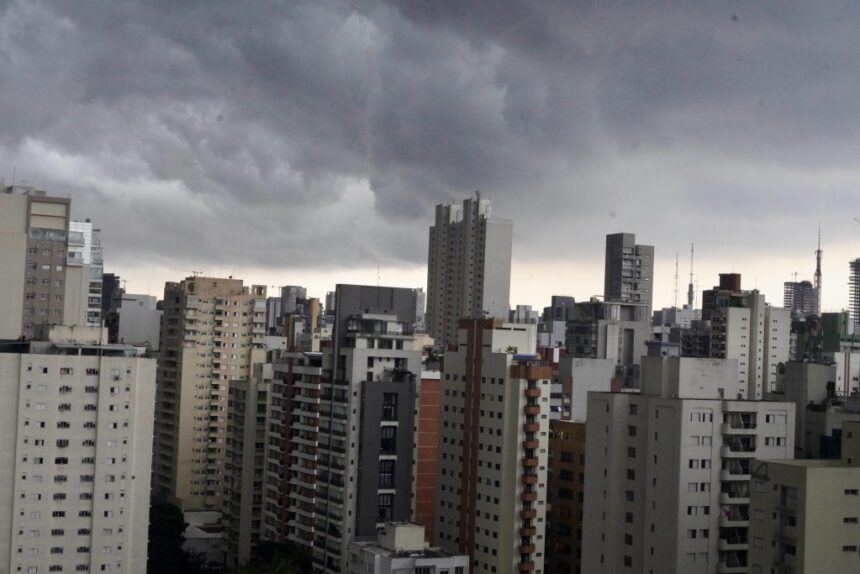 Defesa Civil alerta para temporais em São Paulo nesta quinta-feira (19)