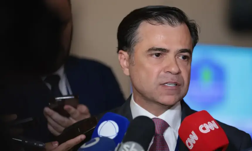 Diretor da Aneel critica Enel por tentar suspender processo de caducidade