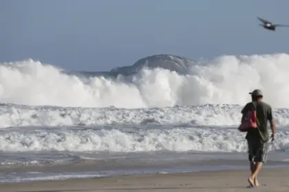 Especialistas alertam sobre riscos ambientais de intervenções em praias brasileiras