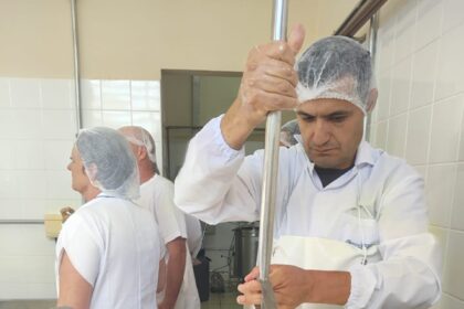 Etecs agrícolas se tornam polos de produção de queijos artesanais