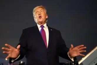 EUA suspendem ataques a usinas no Irã após conversas produtivas, diz Trump