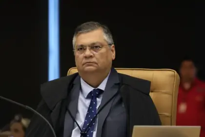 Flávio Dino defende atuação do STF e afirma que Corte acerta mais do que erra