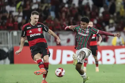 Fluminense e Flamengo disputam título do Campeonato Carioca neste domingo