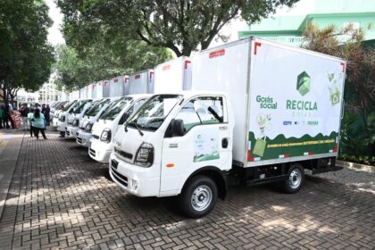 Goiás Social inicia entrega de caminhões do Recicla Goiás a municípios