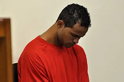 Goleiro Bruno é considerado foragido pela Justiça do Rio de Janeiro