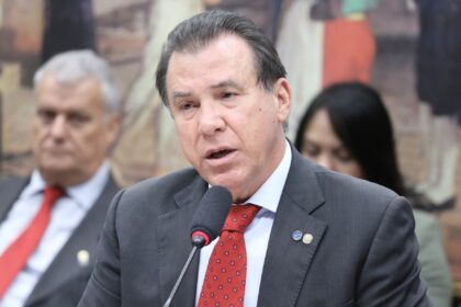 Governo apoia redução da jornada de trabalho para 40 horas semanais, afirma ministro