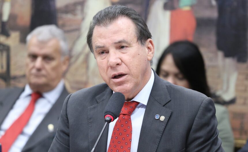 Governo apoia redução da jornada de trabalho para 40 horas semanais, afirma ministro