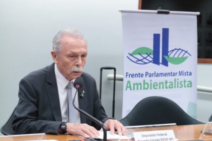 Governo brasileiro enfrenta desafios em acordo global sobre poluição por plásticos