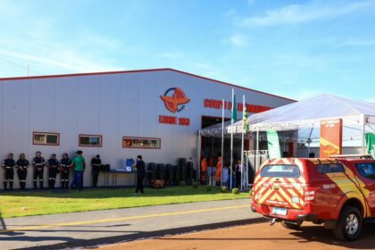 Governo inaugura unidade dos bombeiros e entrega casas em Barro Alto