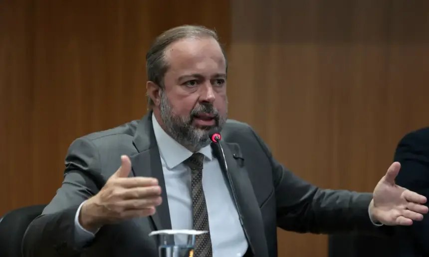 Governo intensifica fiscalização contra aumento indevido de combustíveis