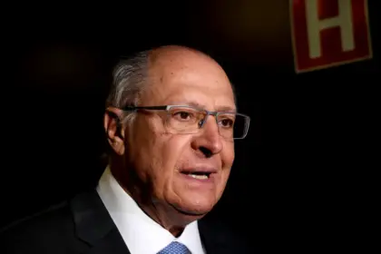 Governo prioriza abastecimento e controle do preço do diesel, afirma Alckmin