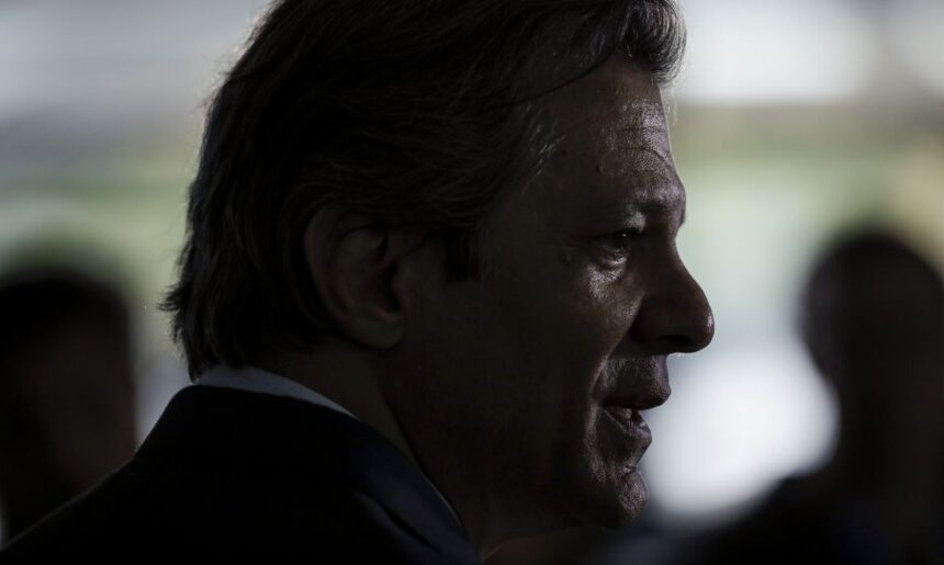 Governo retira proposta de socorro a bancos em crise de projeto de lei