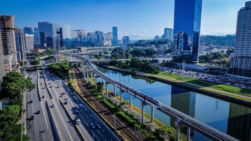 Governo de SP entrega Linha 17-Ouro do Metrô e anuncia expansão para Paraisópolis