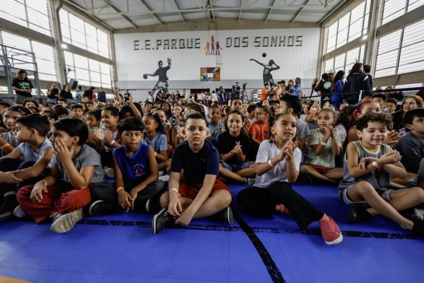 Governo de SP replicará modelo da 'Melhor Escola do Mundo' em 100 unidades