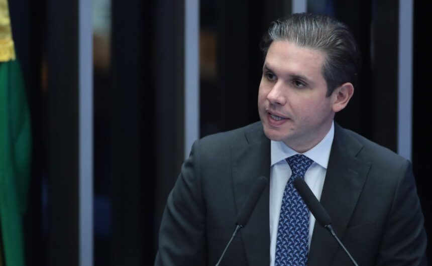 Hugo Motta afirma que Câmara está atenta à alta dos combustíveis e pode agir