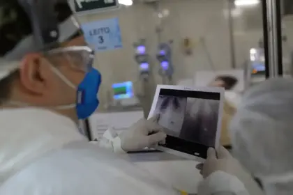 Internação de Jair Bolsonaro por broncopneumonia em Brasília