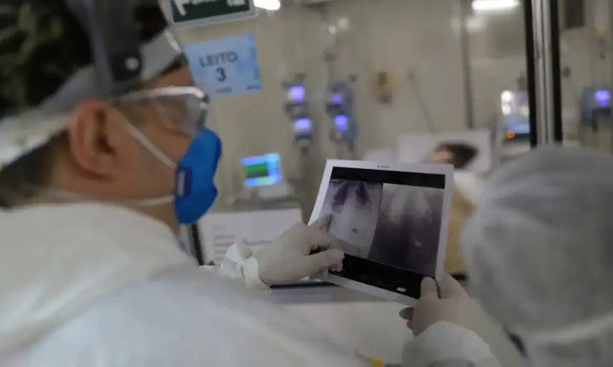 Internação de Jair Bolsonaro por broncopneumonia em Brasília