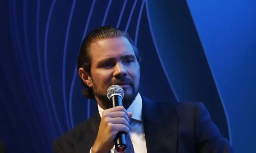 Justiça Federal mantém prisão de Daniel Vorcaro e cunhado em audiência de custódia