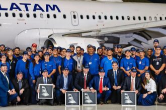 Latam recebe primeiros aviões da Embraer em evento histórico
