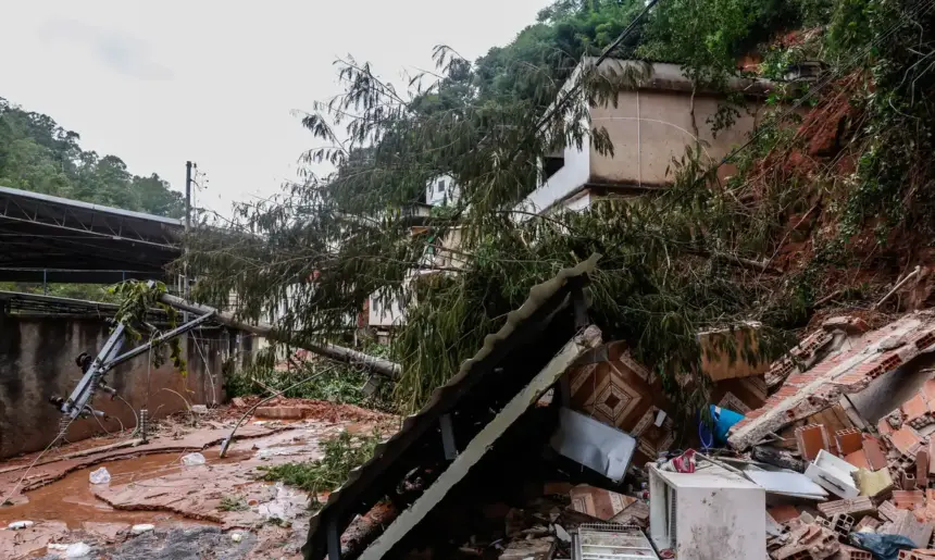 Lula assina medidas provisórias para apoiar vítimas das enchentes em Minas Gerais