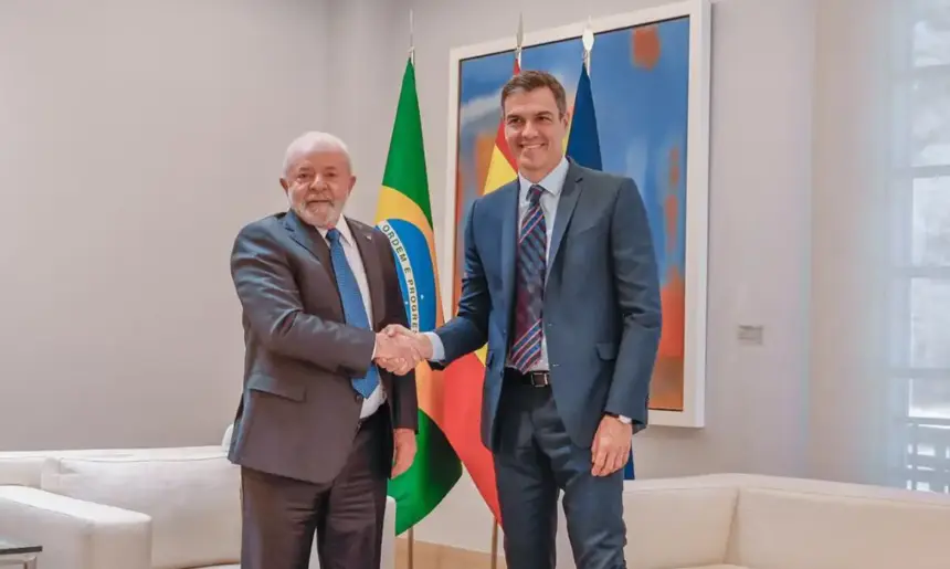 Lula confirma viagem à Espanha e discute situação no Oriente Médio