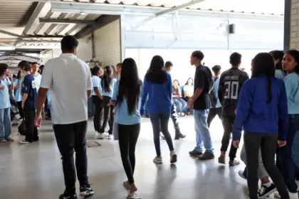 MEC paga parcelas do Programa Pé-de-Meia para nascidos em novembro e dezembro