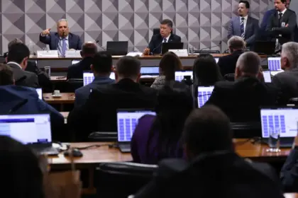 Mendonça proíbe CPMI do INSS de acessar dados de Vorcaro em sala-cofre