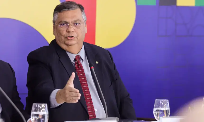 Moraes autoriza buscas da PF contra blogueiro por perseguição a Flávio Dino