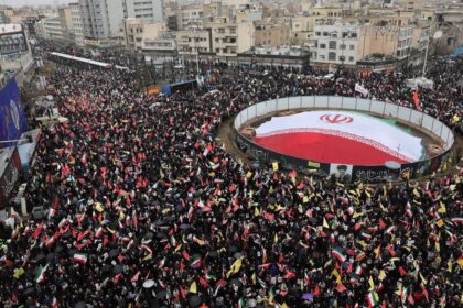 Multidões se manifestam no Irã em apoio aos palestinos durante Dia de Al-Quds