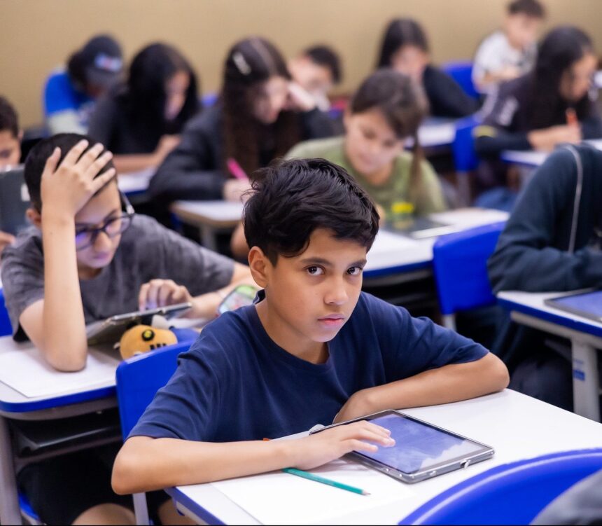 Notas do Saresp garantem acesso a aulas de inglês do Prontos pro Mundo