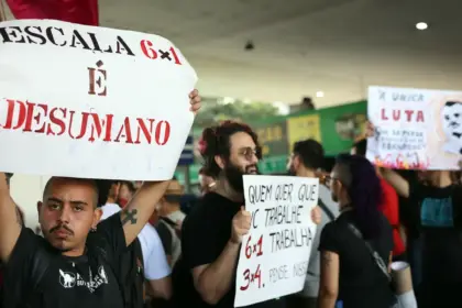 Oito em cada 10 brasileiros de até 40 anos defendem fim da escala 6x1