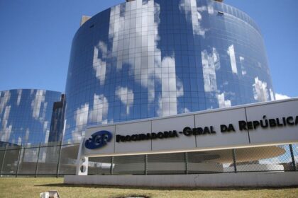 PGR defende norma do CFM que proíbe assistolia fetal