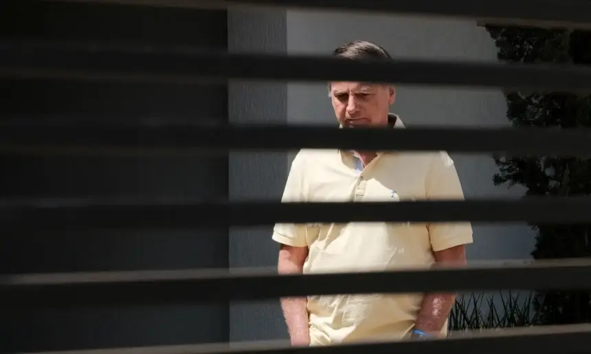 PGR recomenda prisão domiciliar para Jair Bolsonaro por motivos de saúde