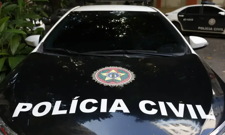 Polícia do Rio prende professor universitário acusado de abusar de 4 crianças