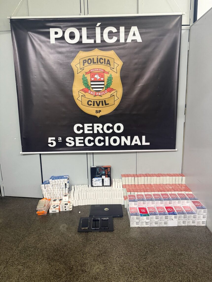 Polícia de SP apreende 250 celulares e prende 3 por venda ilegal na internet