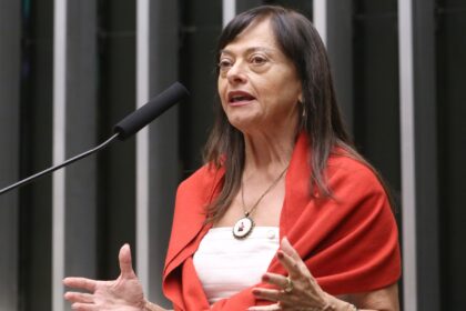 Projeto amplia 'Pé-de-Meia' para bolsistas de escolas particulares e comunitárias