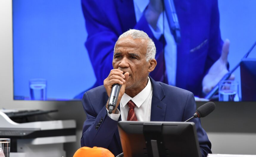 Projeto proíbe porte de arma para condenados por violência contra mulher