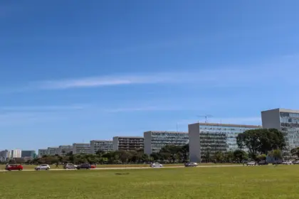 Senado aprova reestruturação de carreiras do serviço público federal