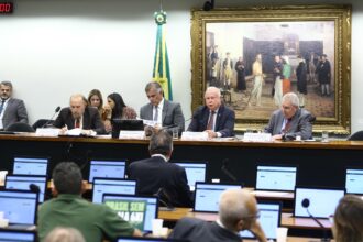 Sindicatos defendem redução da jornada de trabalho para melhorar saúde e produtividade