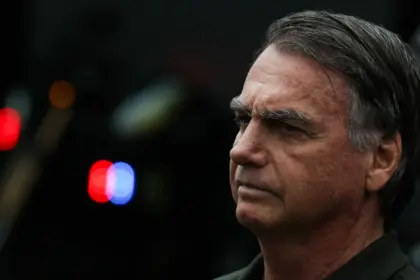 STF mantém prisão de Jair Bolsonaro e nega pedido de domiciliar