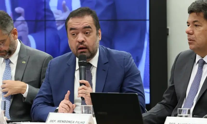 TSE retoma julgamento que pode cassar mandato do governador Cláudio Castro