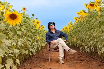 Turnê 80 Girassóis celebra 80 anos de Alceu Valença