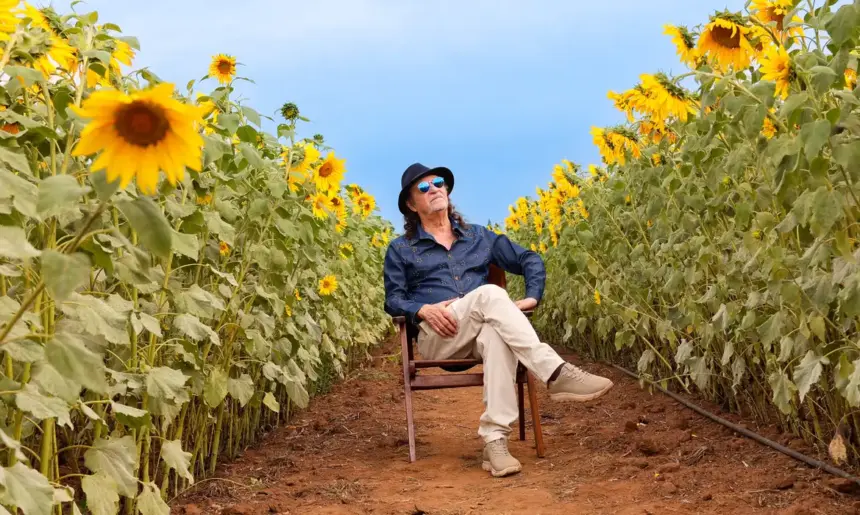 Turnê 80 Girassóis celebra 80 anos de Alceu Valença