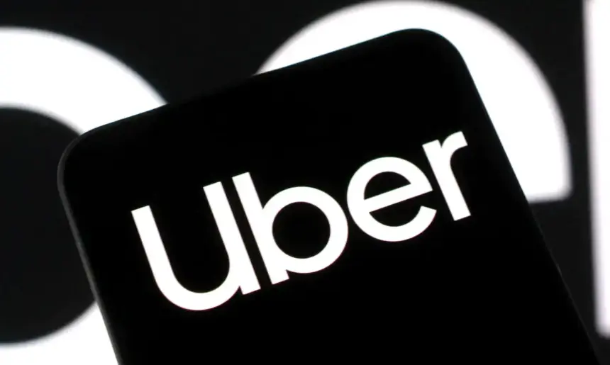 Uber é condenada a indenizar passageira por intolerância religiosa na Paraíba