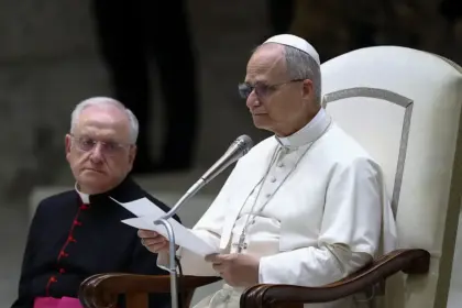 Vaticano alerta católicos contra 'culto ao corpo' na cirurgia plástica