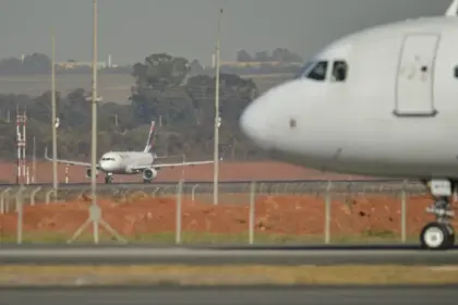 Voo da Latam de Brasília a São Paulo é adiado após falsa ameaça de bomba
