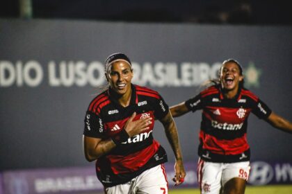 Flamengo vence Vitória por 3 a 1 e se aproxima dos líderes no Brasileiro Feminino
