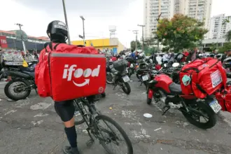 Lula defende previdência social para trabalhadores de aplicativos