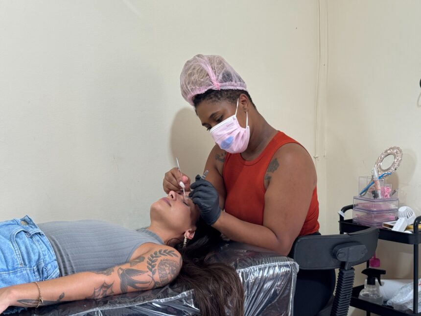 Mãe solo transforma talento em negócio com apoio do SuperAção SP